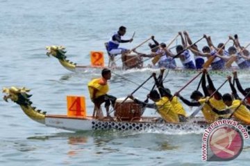 Lantamal VI Gelar Lomba Perahu Naga Peringati HUT TNI AL