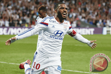 Benamkan Guingamp 5-1, Lyon amankan posisi tiga besar