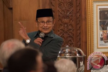 BJ Habibie hadiri Hakteknas di Pekanbaru