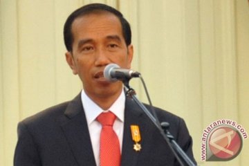 Jokowi angkat kepala suku jadi staf khususnya