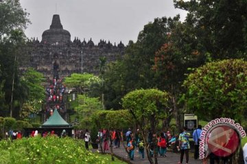 Borobudur diterangi warna oranye dukung penghapusan kekerasan