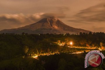 BNPB imbau warga sekitar Sinabung waspada