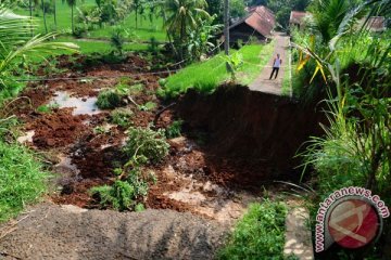 Korban tebing ambles Pantai Sadranan DIY bertambah