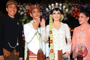 Jelang akad nikah, Selvi tiba lebih awal di Graha Saba