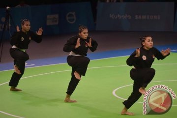 Emas beregu pencak silat lengkapi sukses trio dara Bali