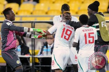 Pertandingan Senegal-Pantai Gading dihentikan setelah serbuan penonton