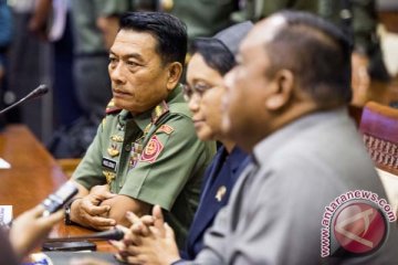 Panglima TNI  dan kepala BIN tinggal dilantik