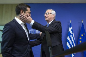 Yunani terus dikuntit krisis, Fitch pangkas peringkat 4 banknya