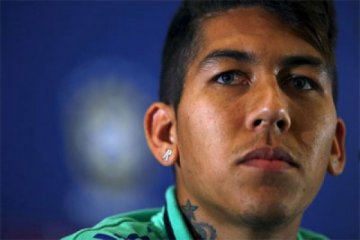 Klopp dorong Firmino berperan sebagai striker