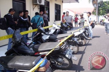 balapan motor, diamankan