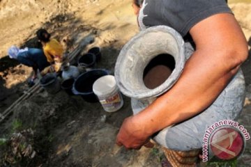 Kekeringan di Sikka, sebagian warga minum carian pepohonan