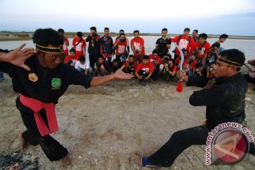 Pesilat tewas tertikam keris saat unjuk kebolehan