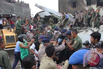 Puluhan keluarga korban Hercules terbang ke Medan dari Natuna