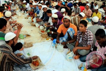 Sepuluh pengungsi Rohingya kabur saat salat taraweh