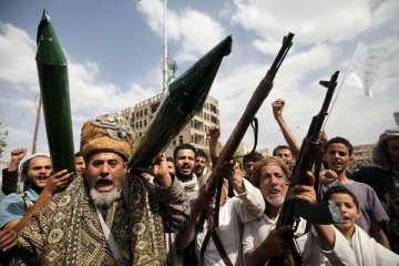 Arab Saudi tembak jatuh rudal dari Yaman