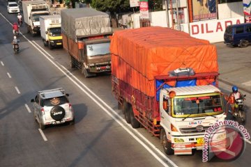 Polantas Bekasi larang truk berat melintas