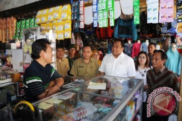 Mendag borong tomat petani Sukabumi