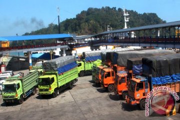 Pelabuhan Merak berlakukan buka tutup arus kendaraan