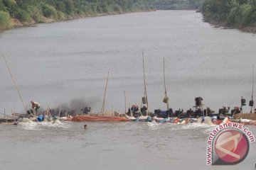 Dua warga Garut hilang terseret arus Cimanuk