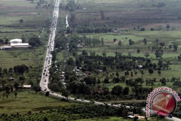 Jalur mudik jalan lintas Sumatera Langkat padat