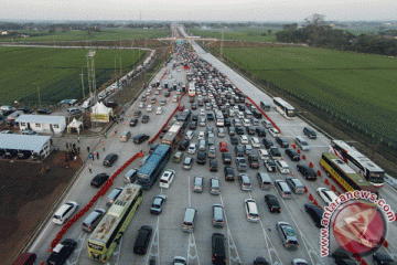 Gerbang keluar Tol Cipali macet