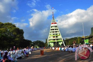 Shalat Idul Fitri di lapangan Hanggar Lanud