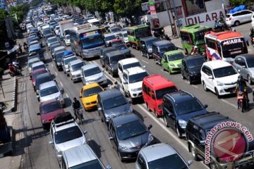 Arus balik H+7 tol Cikampek ramai lancar