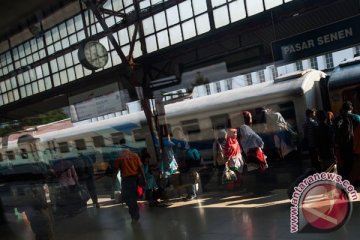 27.058 pemudik berangkat dari Stasiun Senen