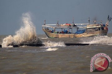 BMKG: gelombang Selat Karimata mencapai 3,0 meter pada Senin