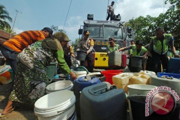 PMI salurkan 10.000 liter air bersih