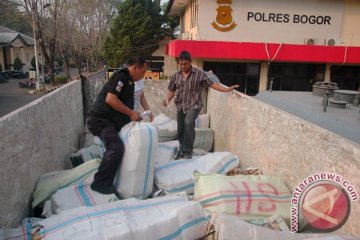 Polres Bogor gagalkan pengiriman satu ton ganja