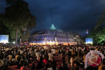 Ribuan umat Buddha rayakan Maha Puja Asadha
