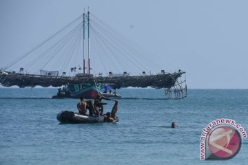 Kepala Staf TNI AL turut renang lintas Selat Madura