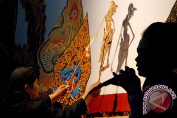 Polres Temanggung lestarikan tradisi pentas wayang kulit