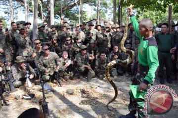 Saling belajar dua korps marinir di CARAT 2015