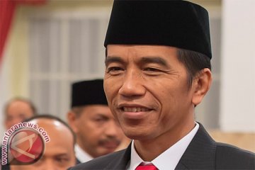Presiden Jokowi mohon maaf berjas ke Rapim KPI