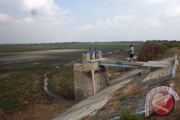 Air waduk di Madiun menyusut 70 persen