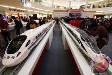 Pegawai PT KAI menjajal kereta cepat Tiongkok
