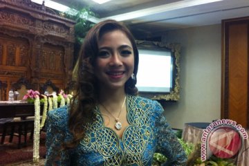 Perhiasan pilihan Nadia Vega 