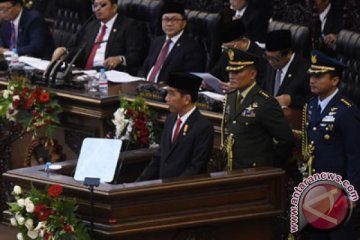 Tiga pidato Jokowi di parlemen dalam sehari