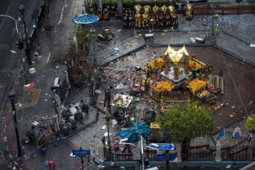 Bangkok buka kembali vihara yang baru dibom