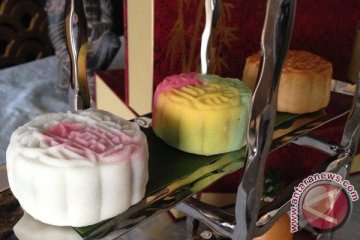 Mencicip kue khas Tiongkok Mooncake