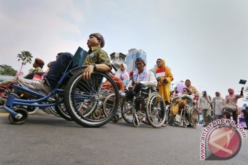 Ratusan penyandang disabilitas "long march" di Jakarta