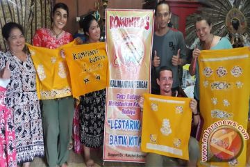 Pembuatan Batik Kalteng