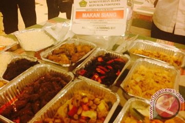 Menu makan siang jemaah haji selama di Makkah 
