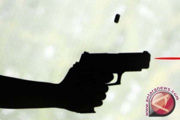 Seorang pemuda di Kramat Jati kena peluru "nyasar"