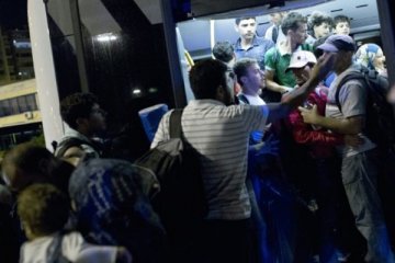 Ratusan pengungsi tembus Swedia lewat feri