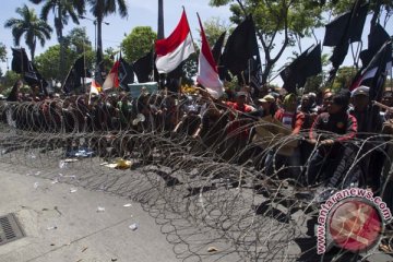 Demokrat belum putuskan cabut pengaduan pilkada Surabaya