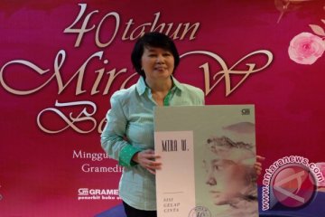 Rayakan 40 tahun berkarya, Mira W luncurkan novel baru
