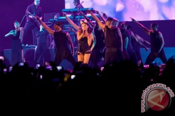 Anisa Rahma "all out" nonton konser Ariana Grande